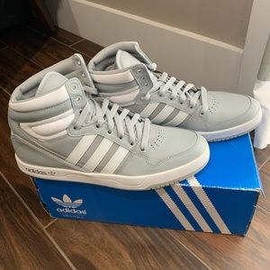 LIKE NEW! Addidas